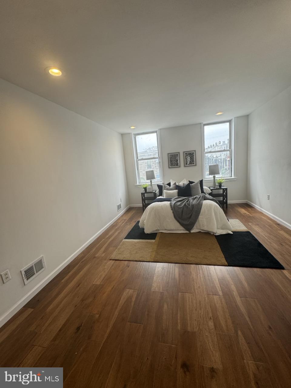 1733 N Washington St