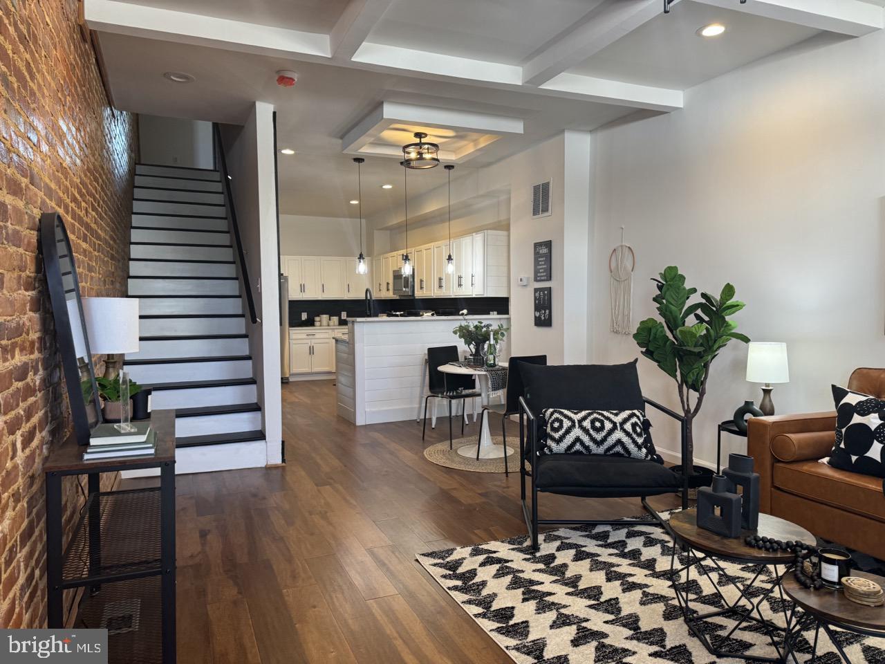 1733 N Washington St