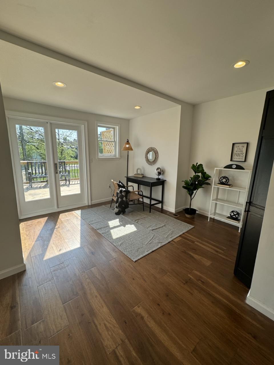 1733 N Washington St