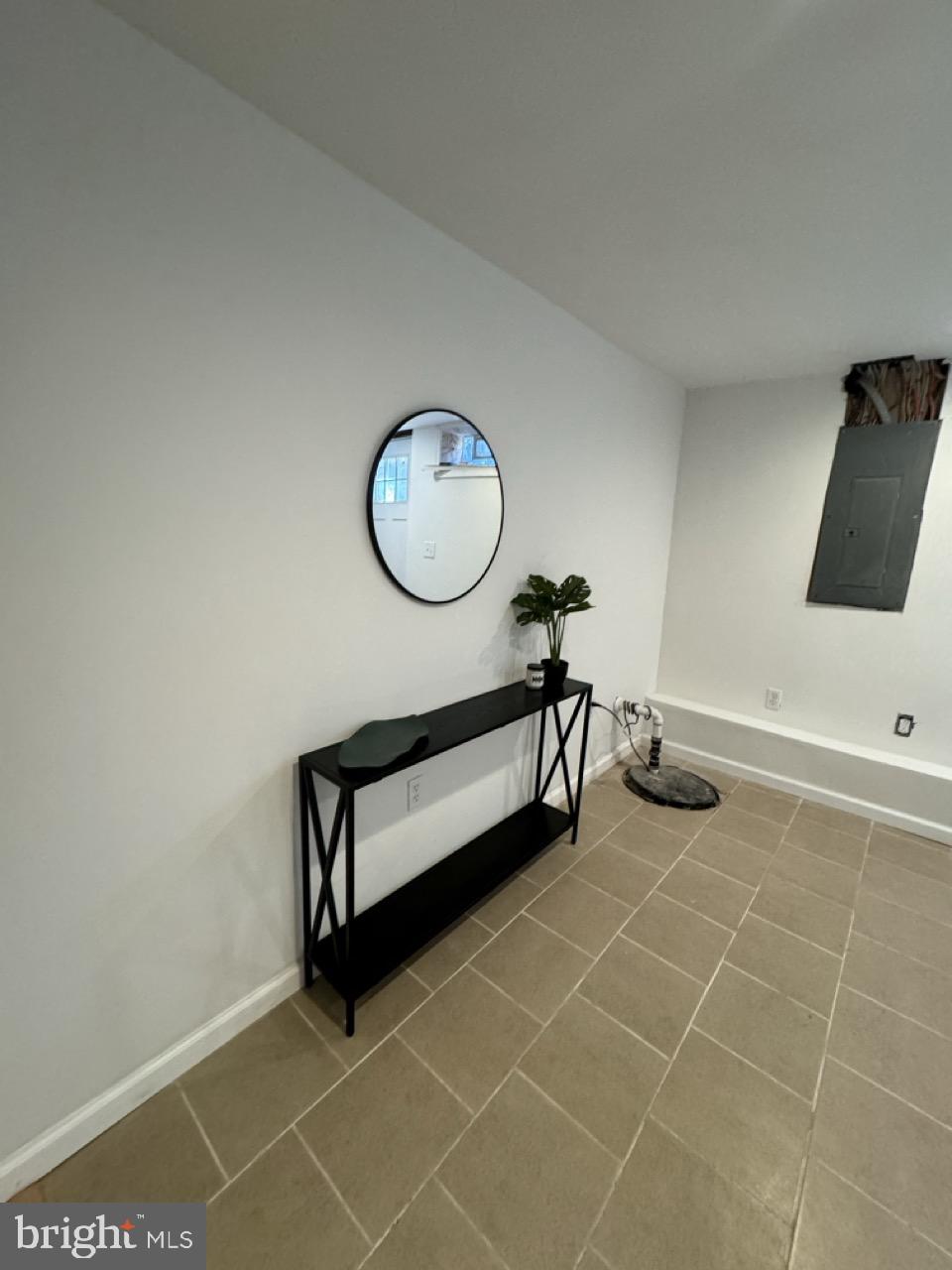 1733 N Washington St