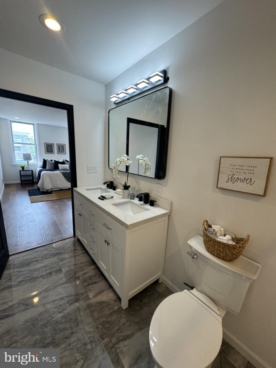 1733 N Washington St