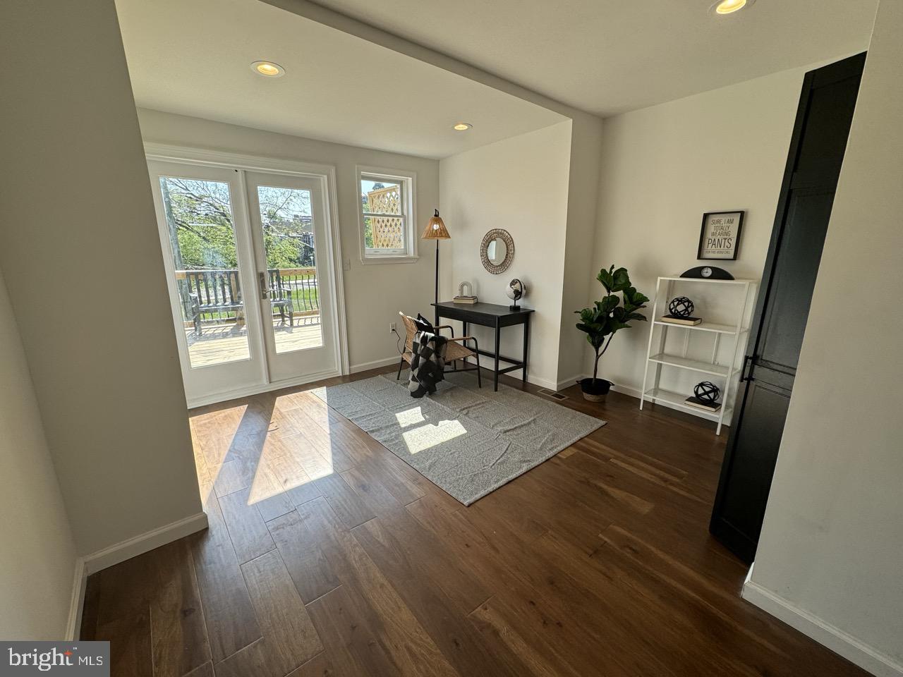 1733 N Washington St