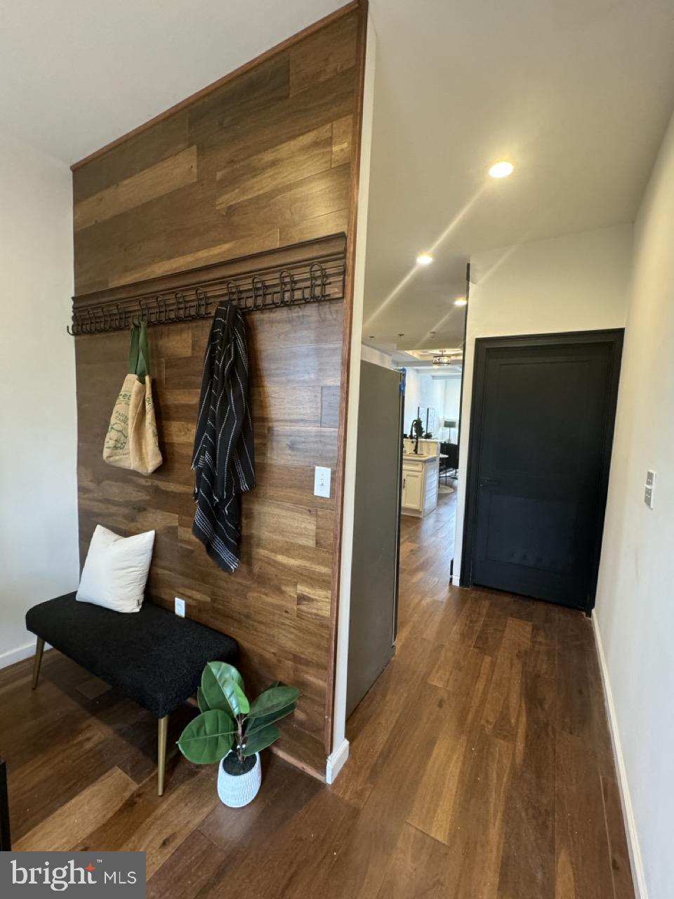 1733 N Washington St