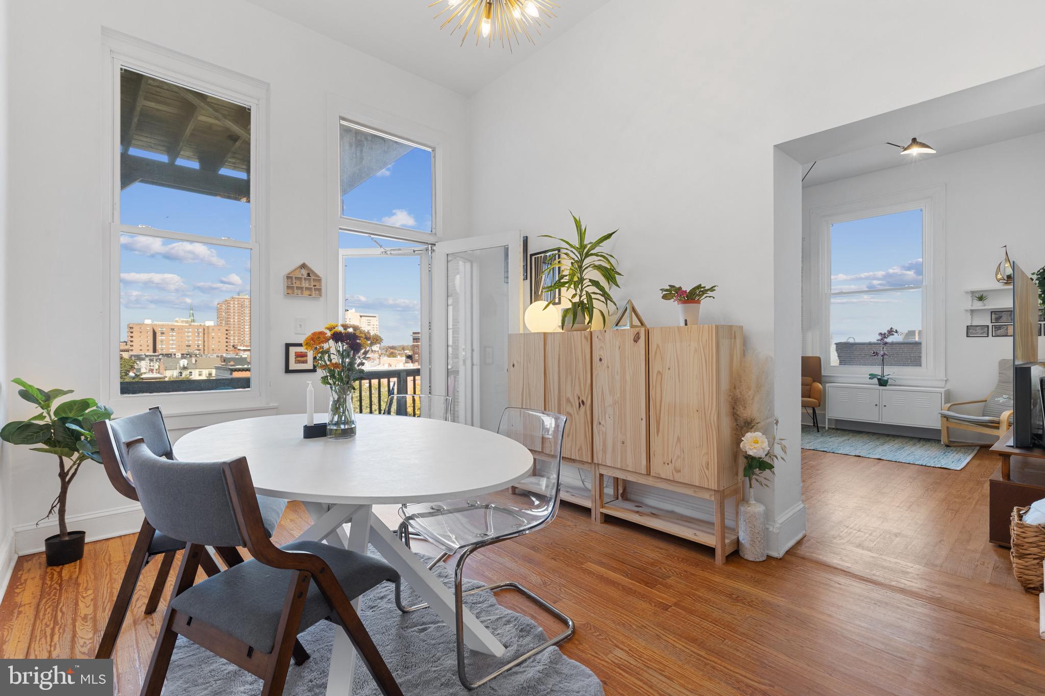 12 E Mount Vernon Pl #302