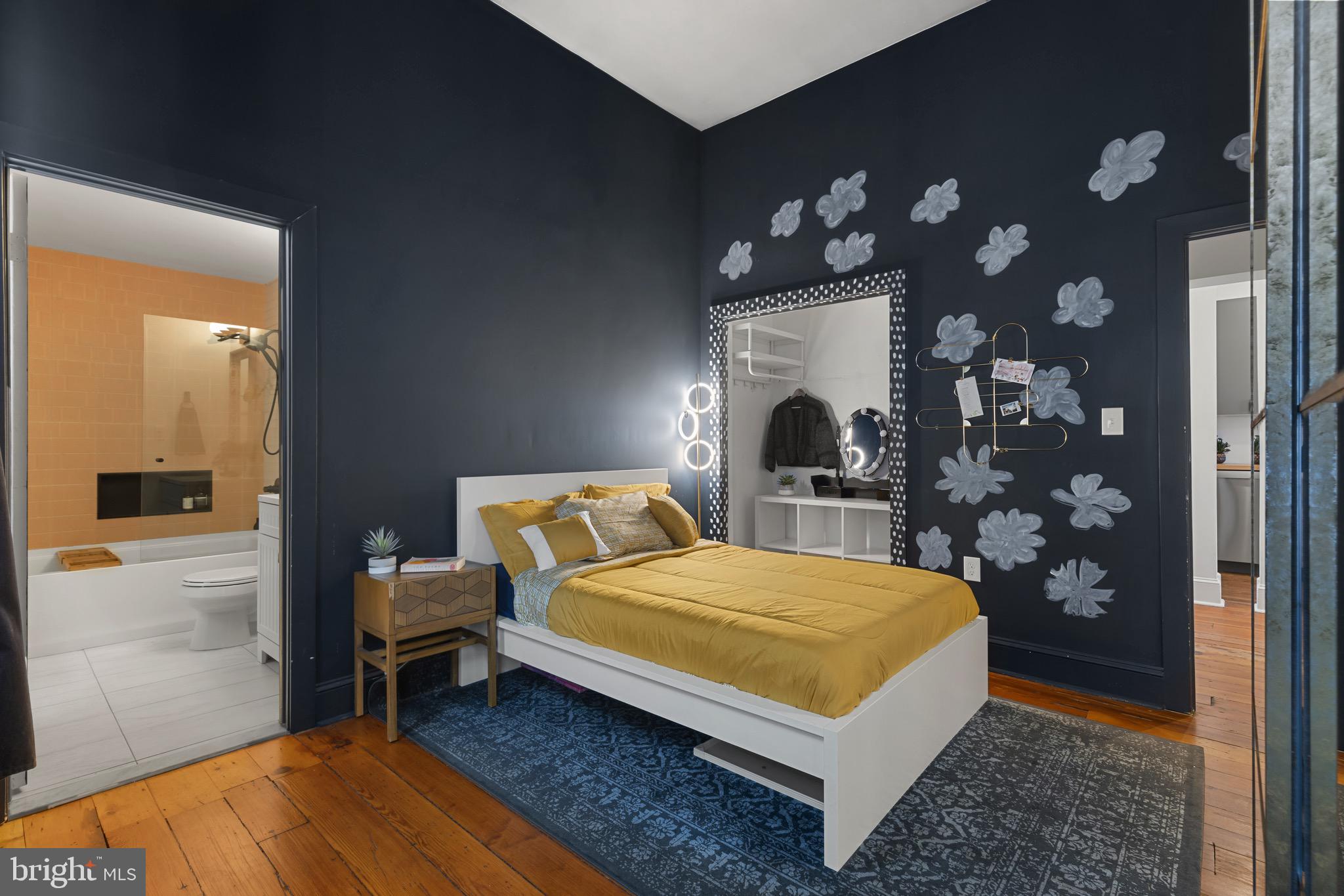 12 E Mount Vernon Pl #302