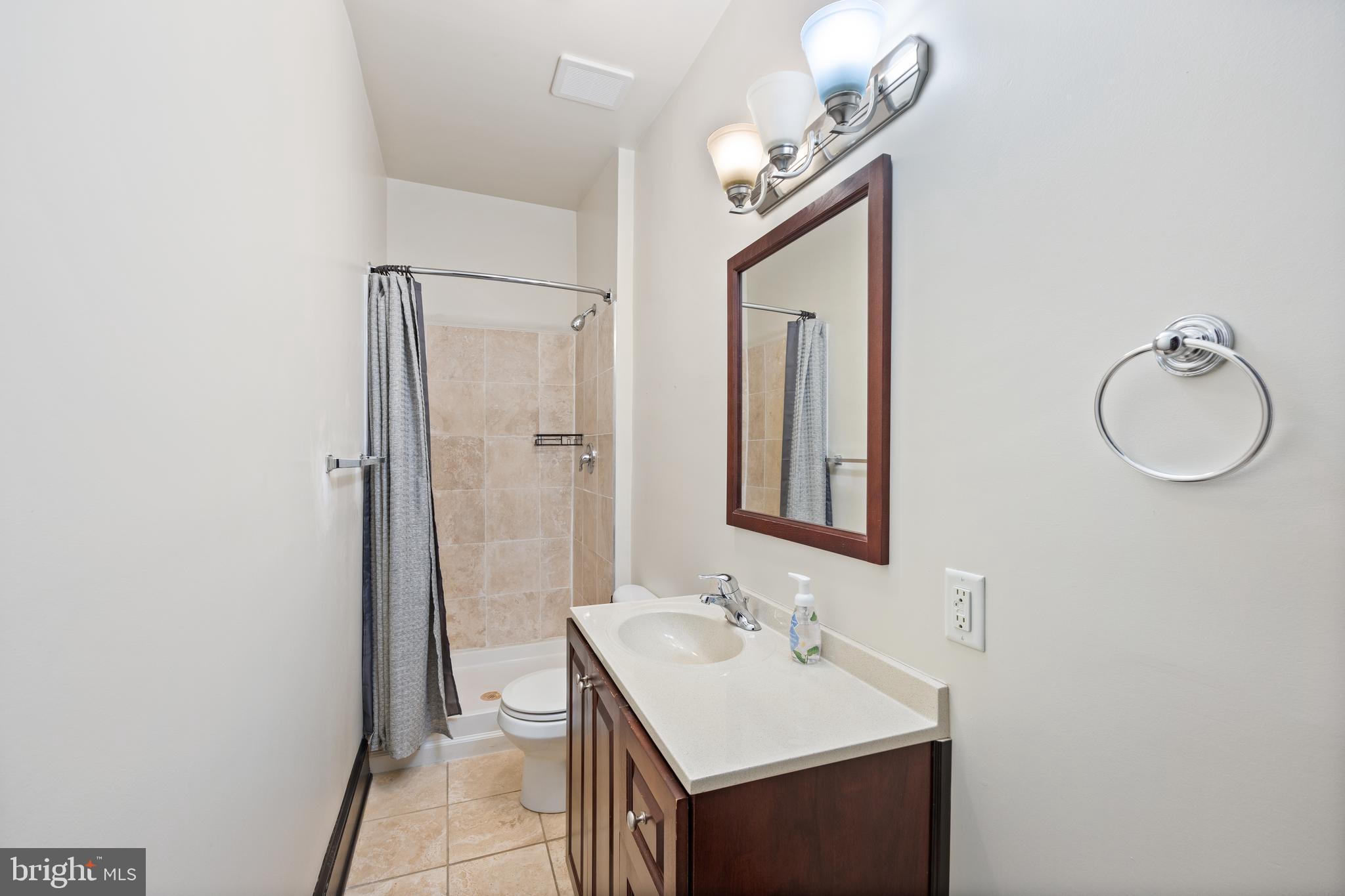 415 E Lafayette Ave