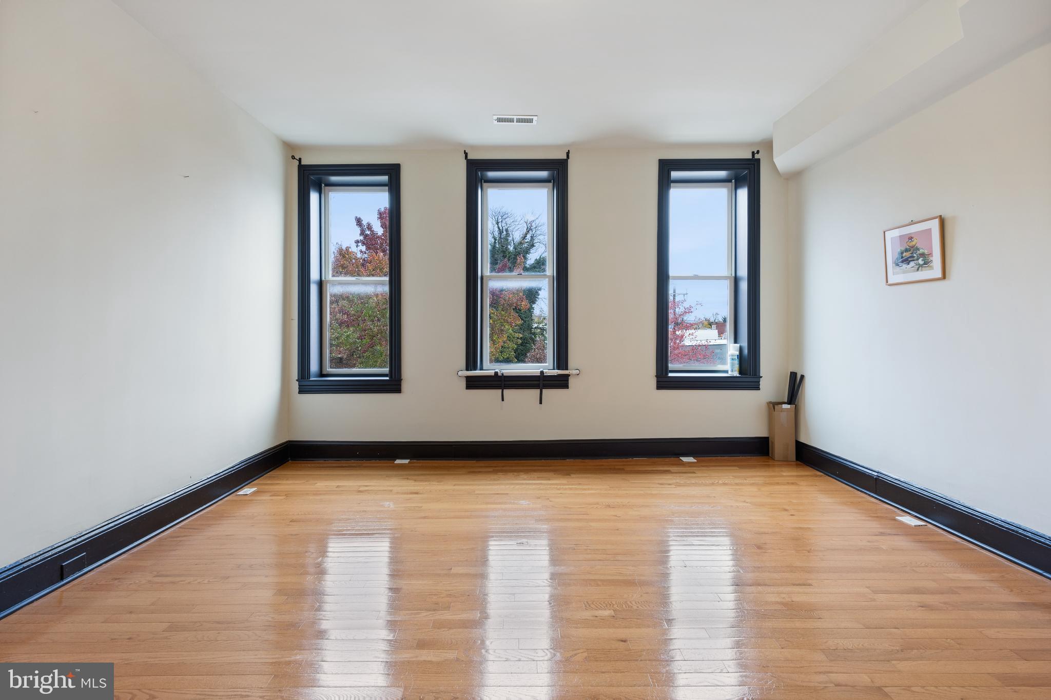 415 E Lafayette Ave