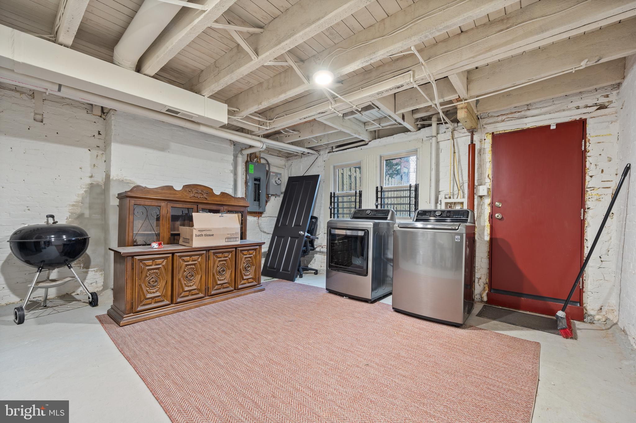 415 E Lafayette Ave