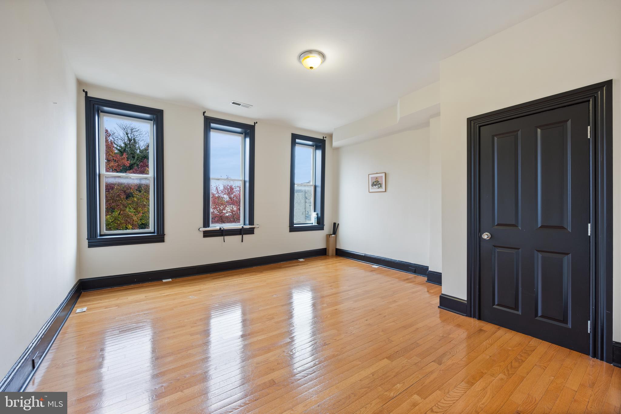 415 E Lafayette Ave