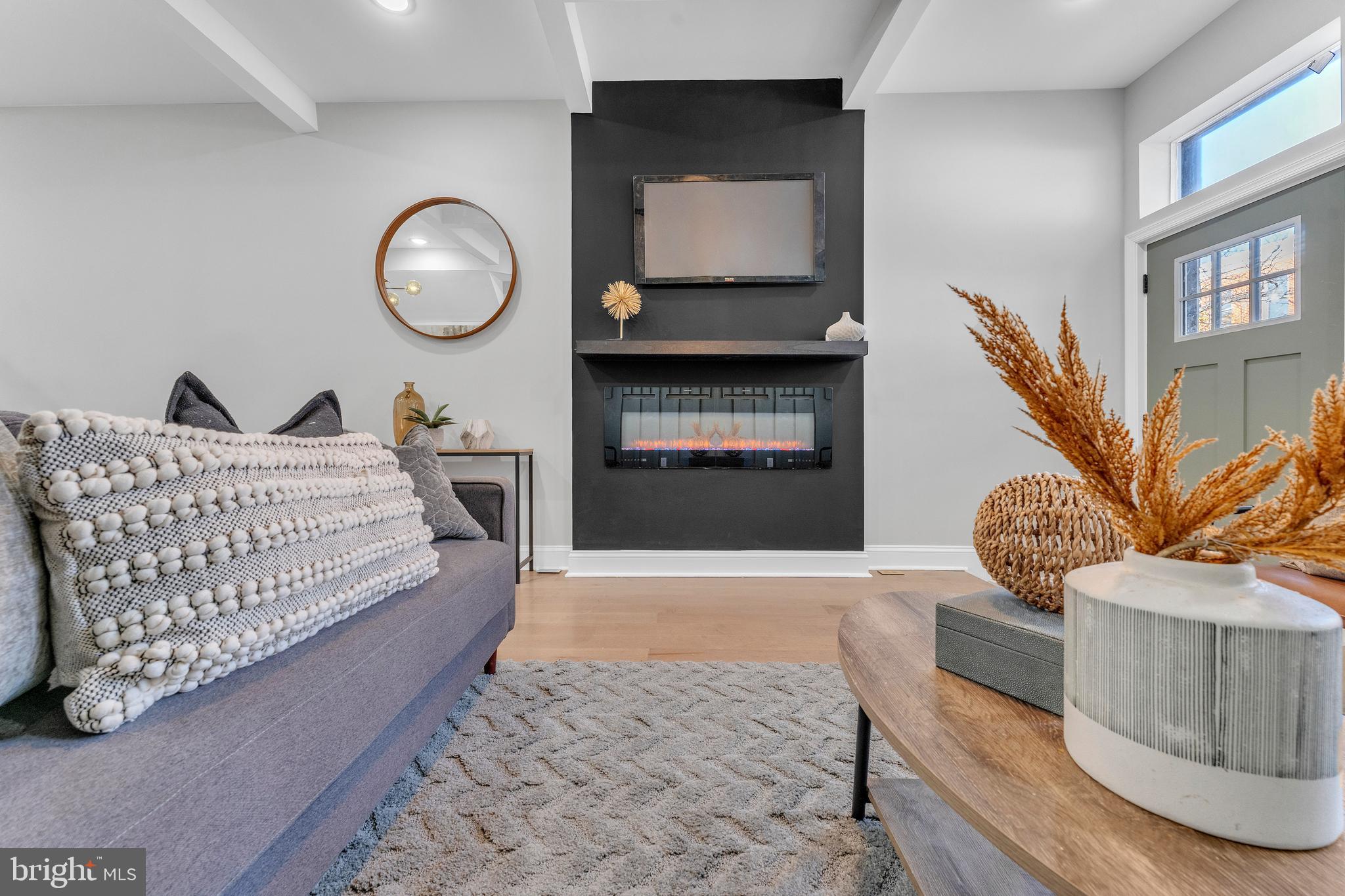 1815 E Lafayette Ave E