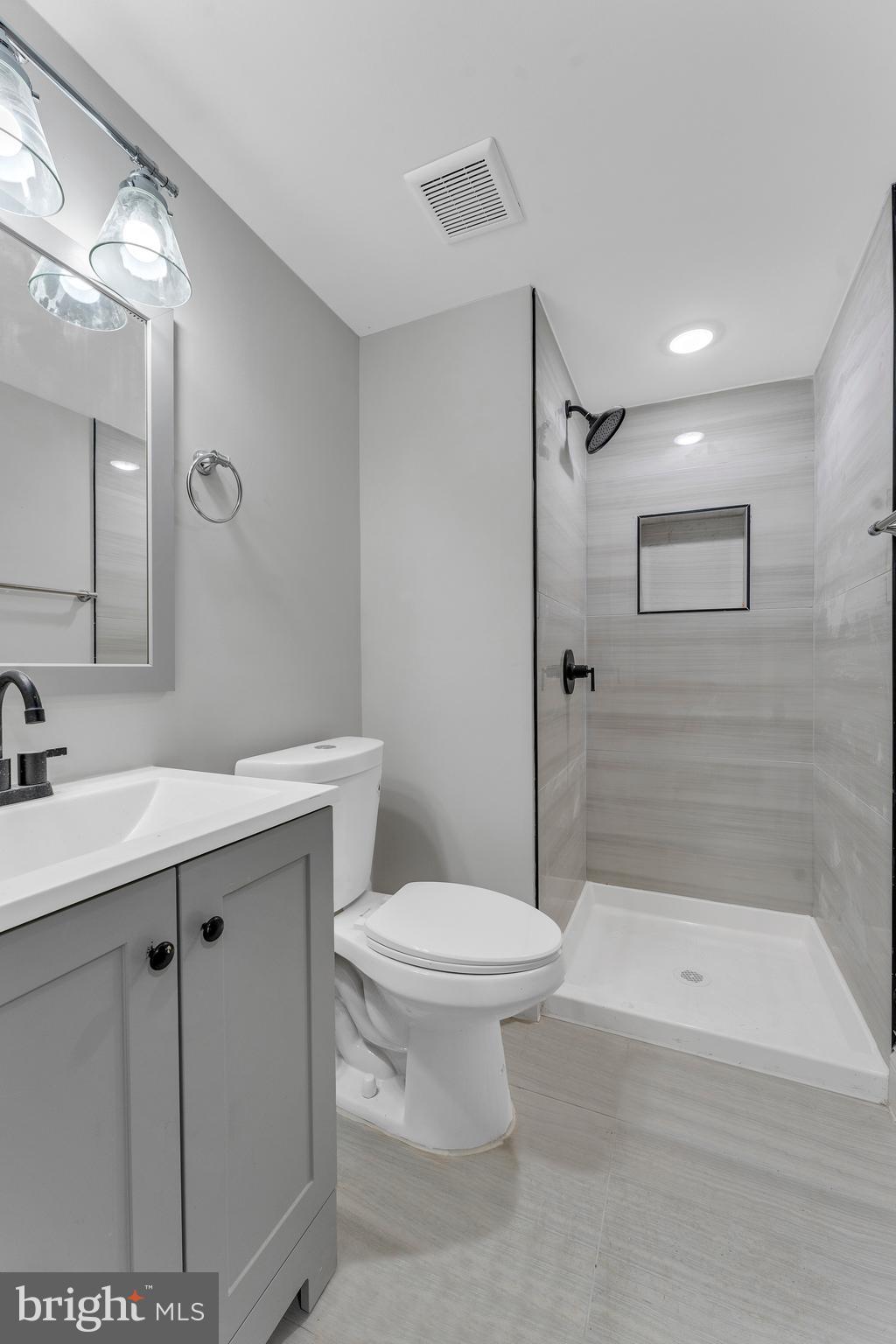 1815 E Lafayette Ave E