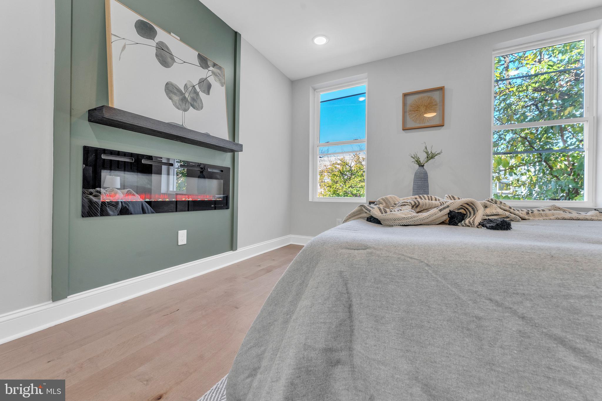 1815 E Lafayette Ave E