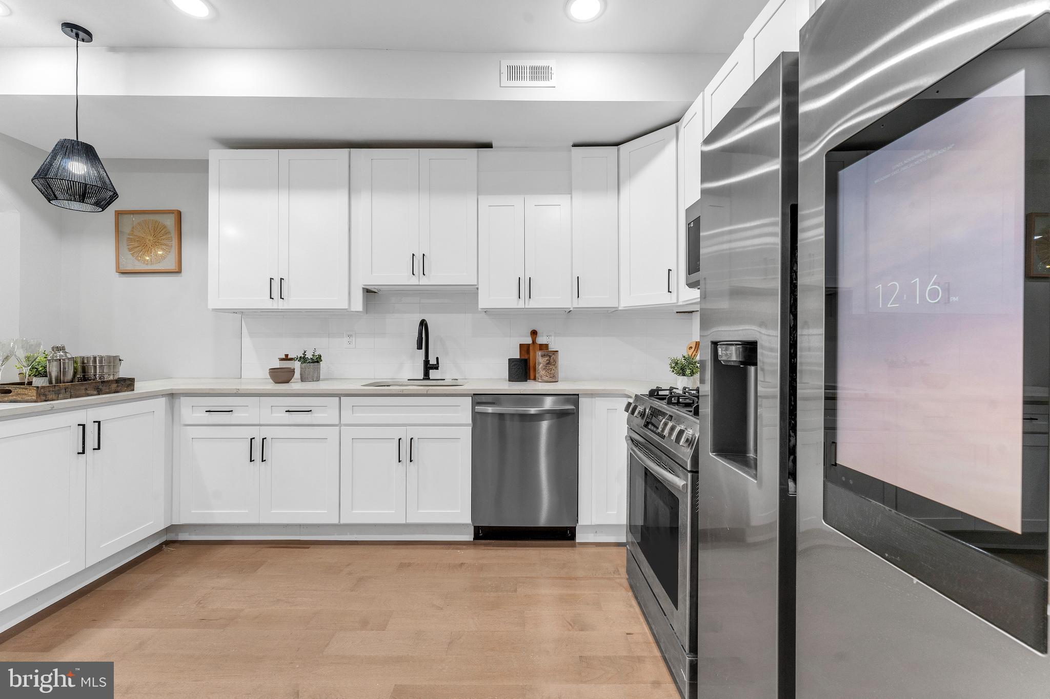 1815 E Lafayette Ave E