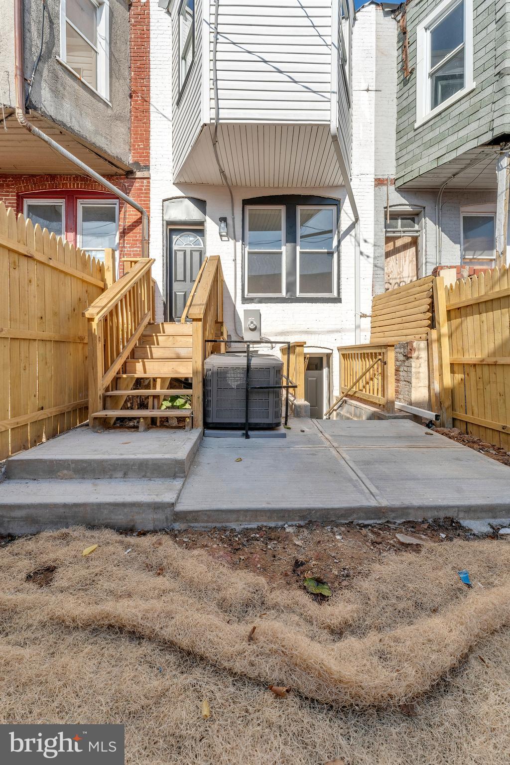 1815 E Lafayette Ave E