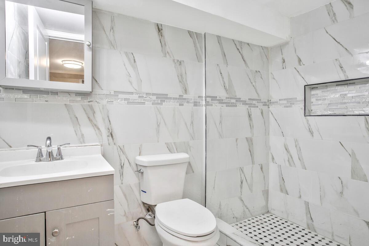 3446 Auchentoroly Ter