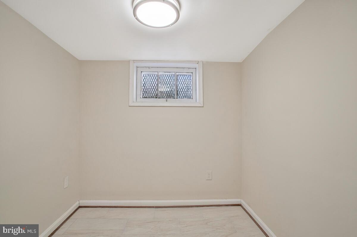 3446 Auchentoroly Ter