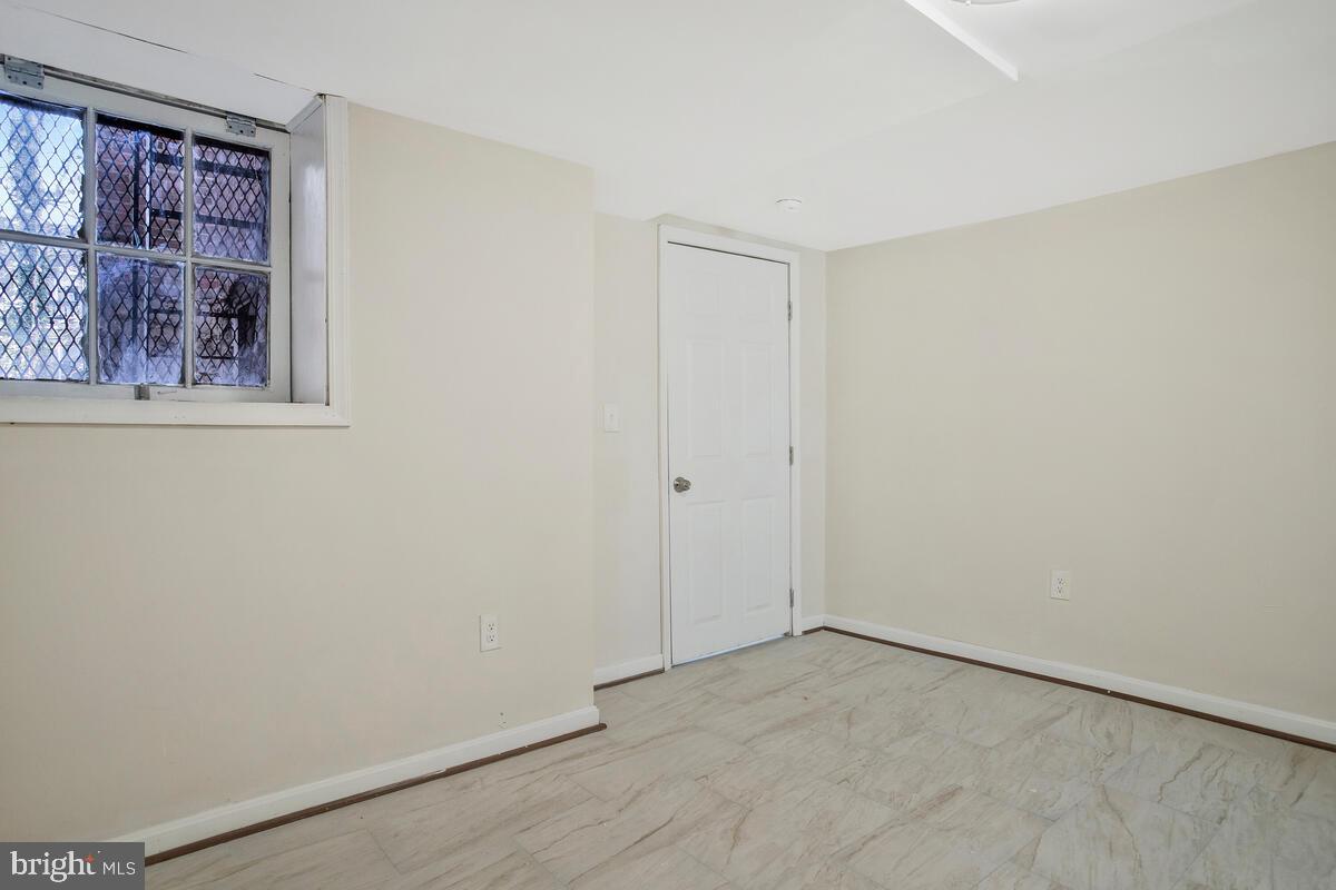 3446 Auchentoroly Ter