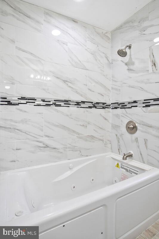 3446 Auchentoroly Ter