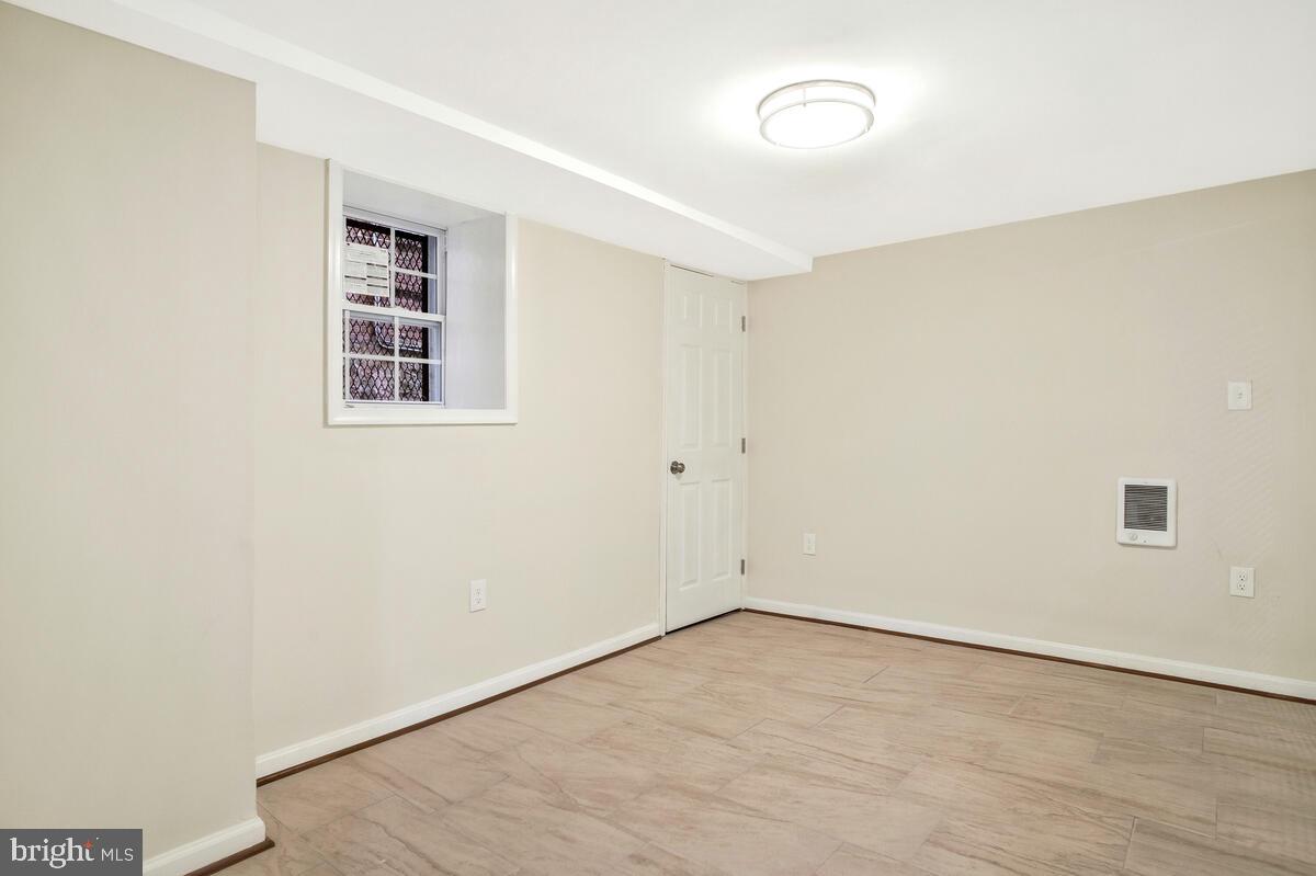 3446 Auchentoroly Ter