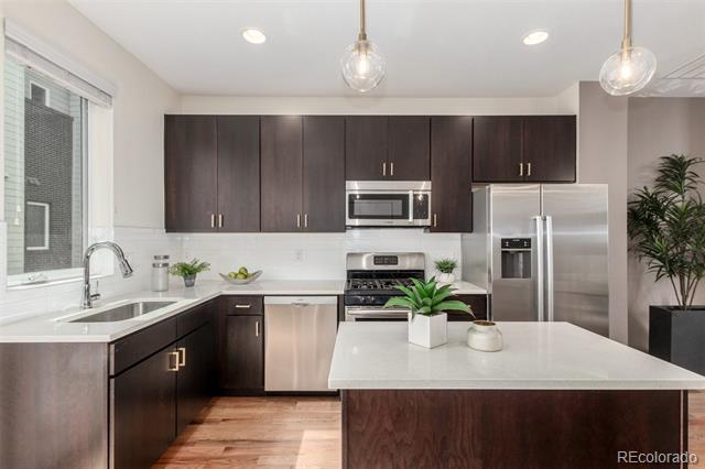 3425 Larimer Street Unit: 105