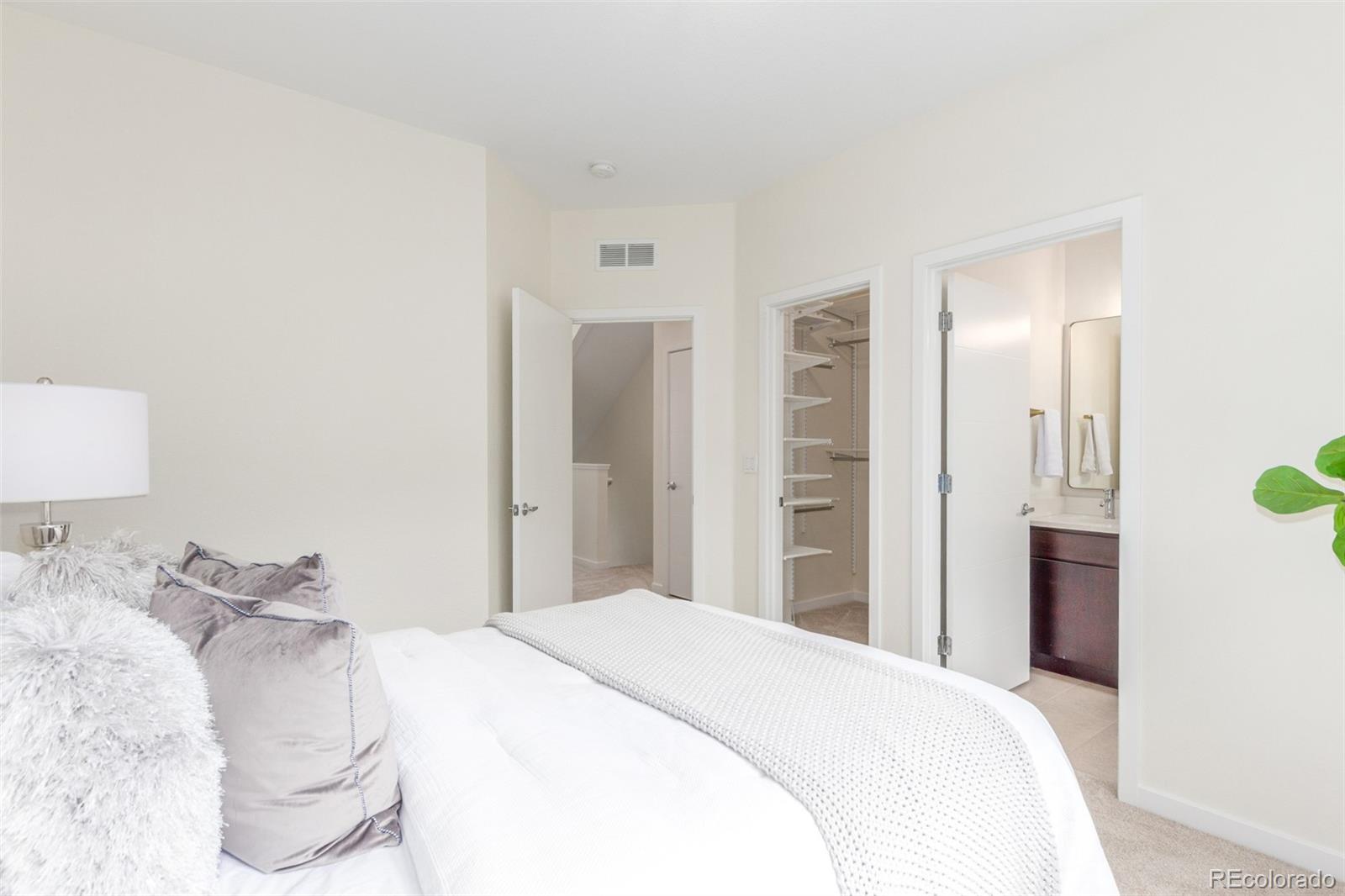 3425 Larimer Street Unit: 105