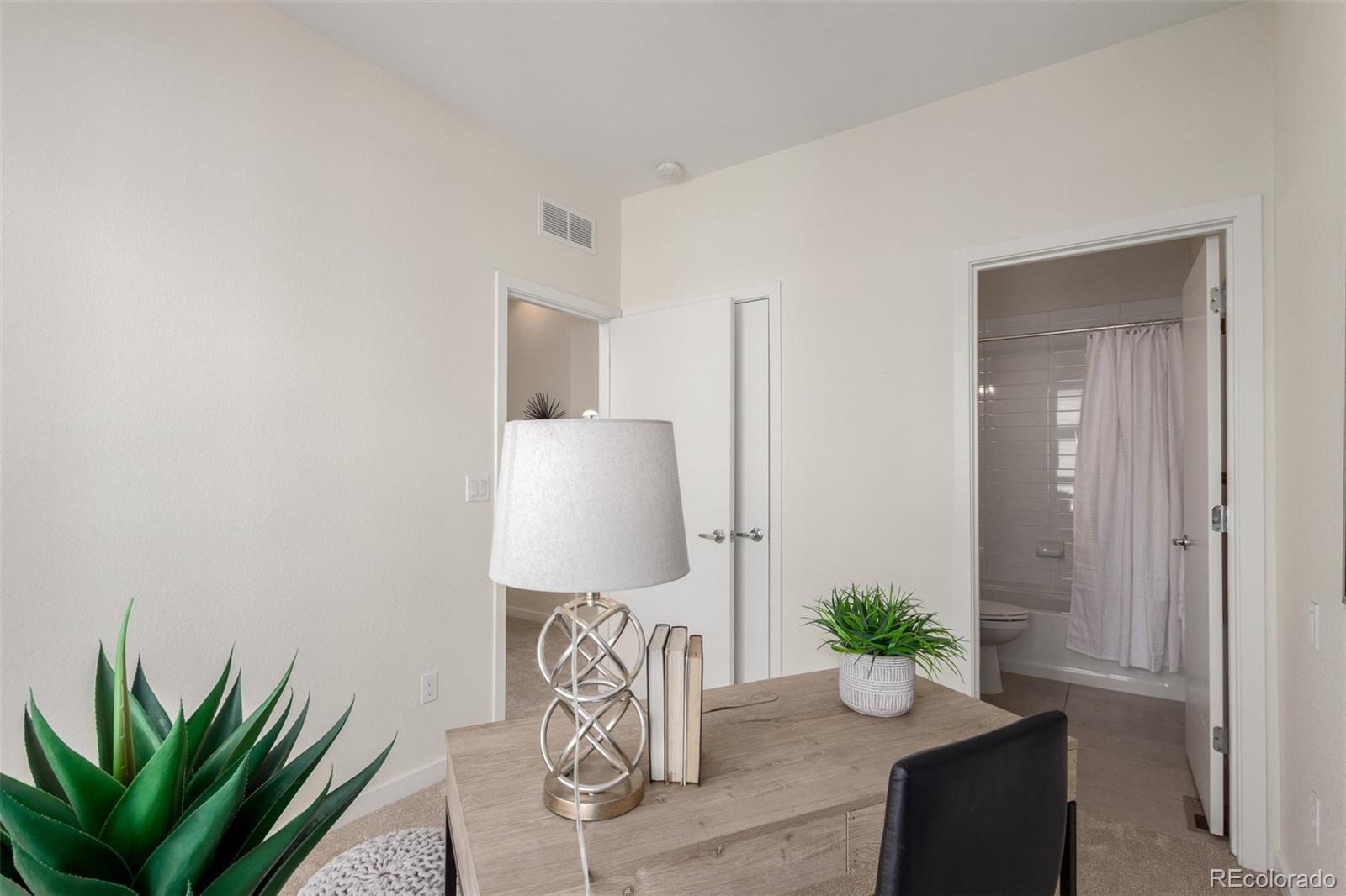 3425 Larimer Street Unit: 105
