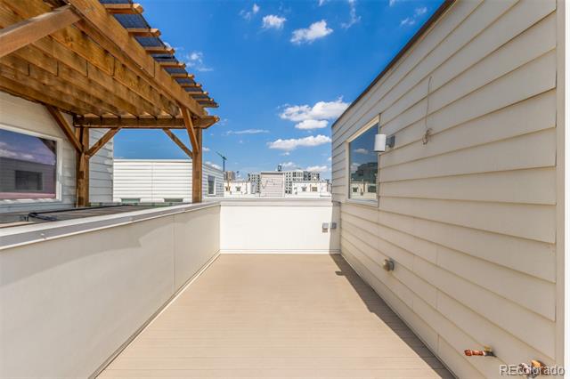 3425 Larimer Street Unit: 105