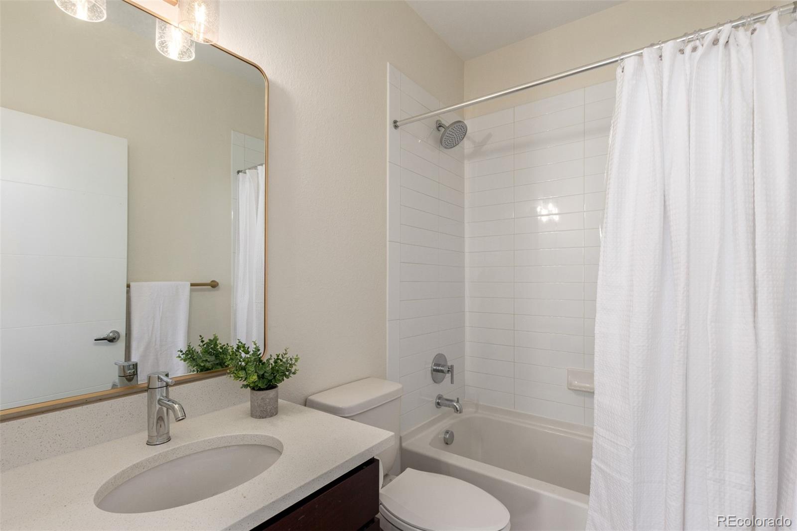 3425 Larimer Street Unit: 105