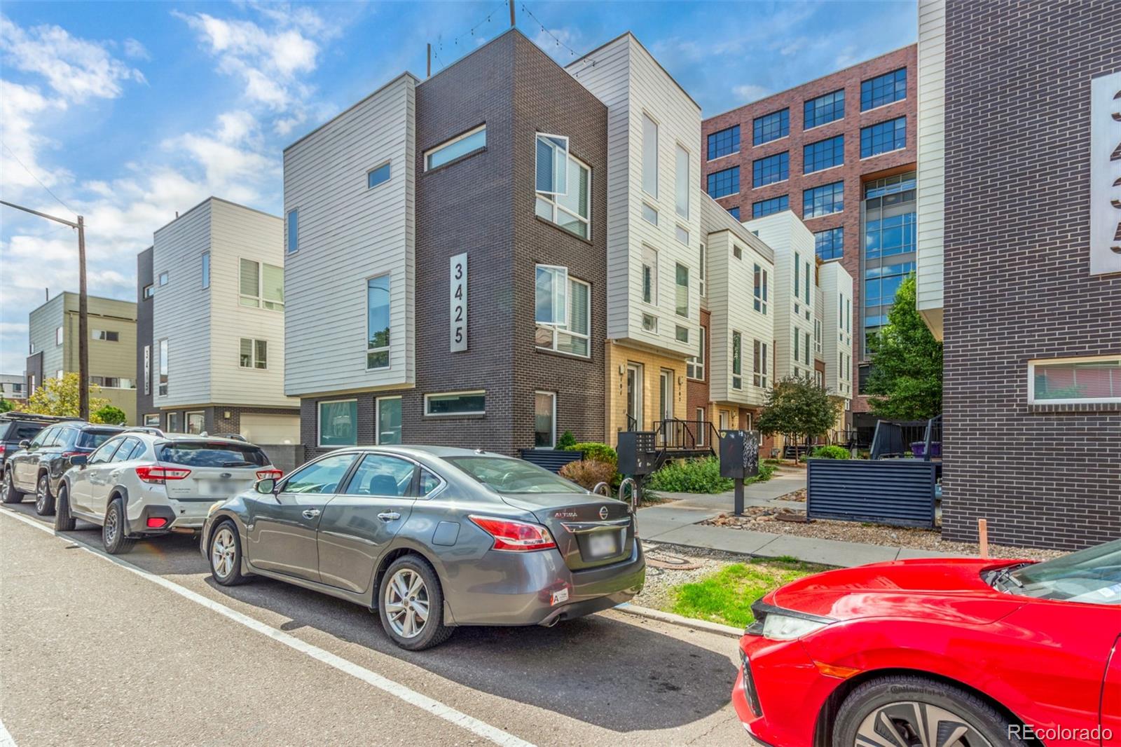 3425 Larimer Street Unit: 105