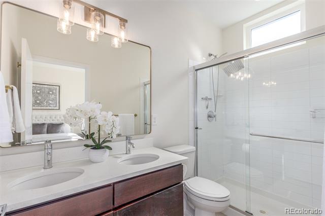 3425 Larimer Street Unit: 105