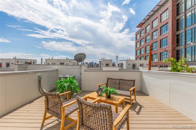3425 Larimer Street Unit: 105