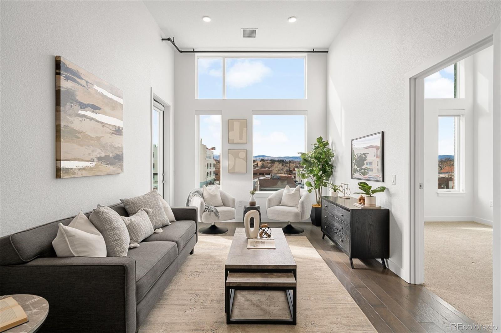 1616 S Broadway Unit: 300
