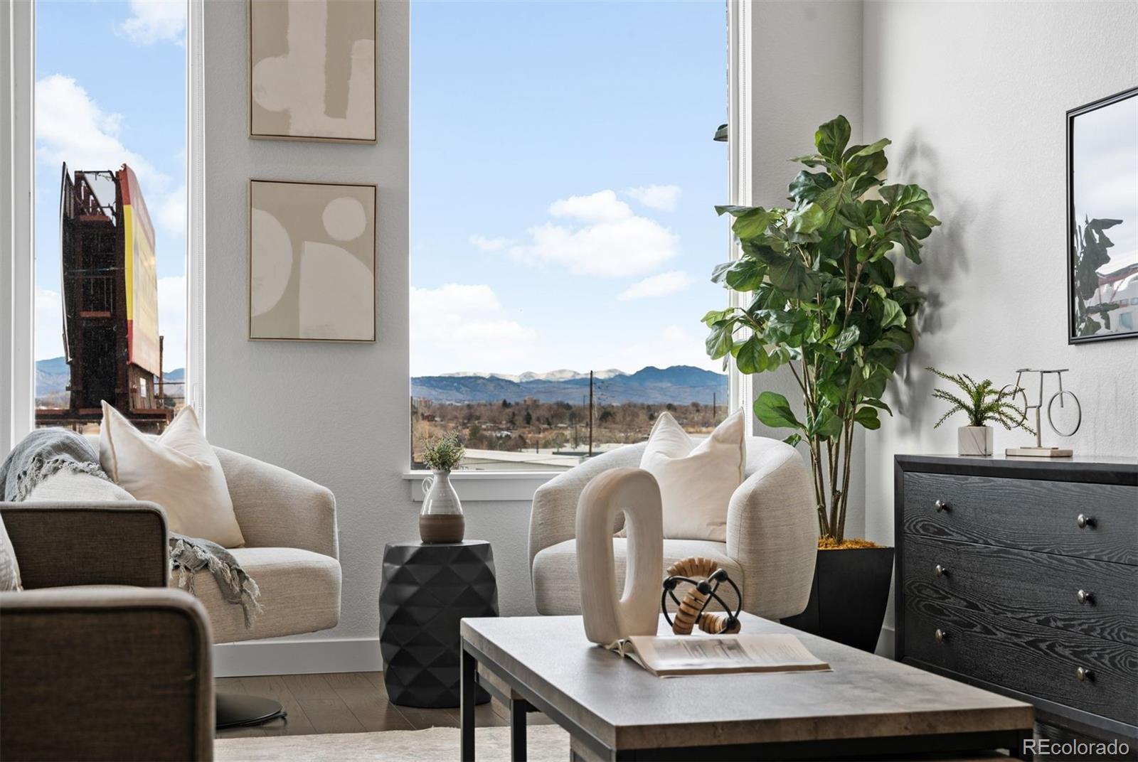 1616 S Broadway Unit: 300