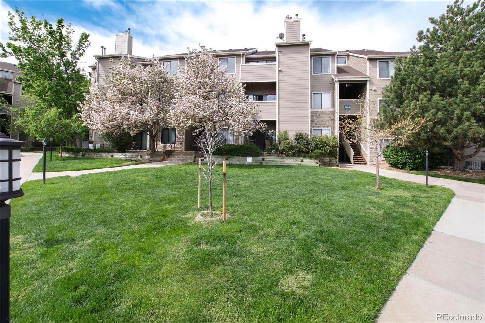 7408 S Alkire Street Unit: 301
