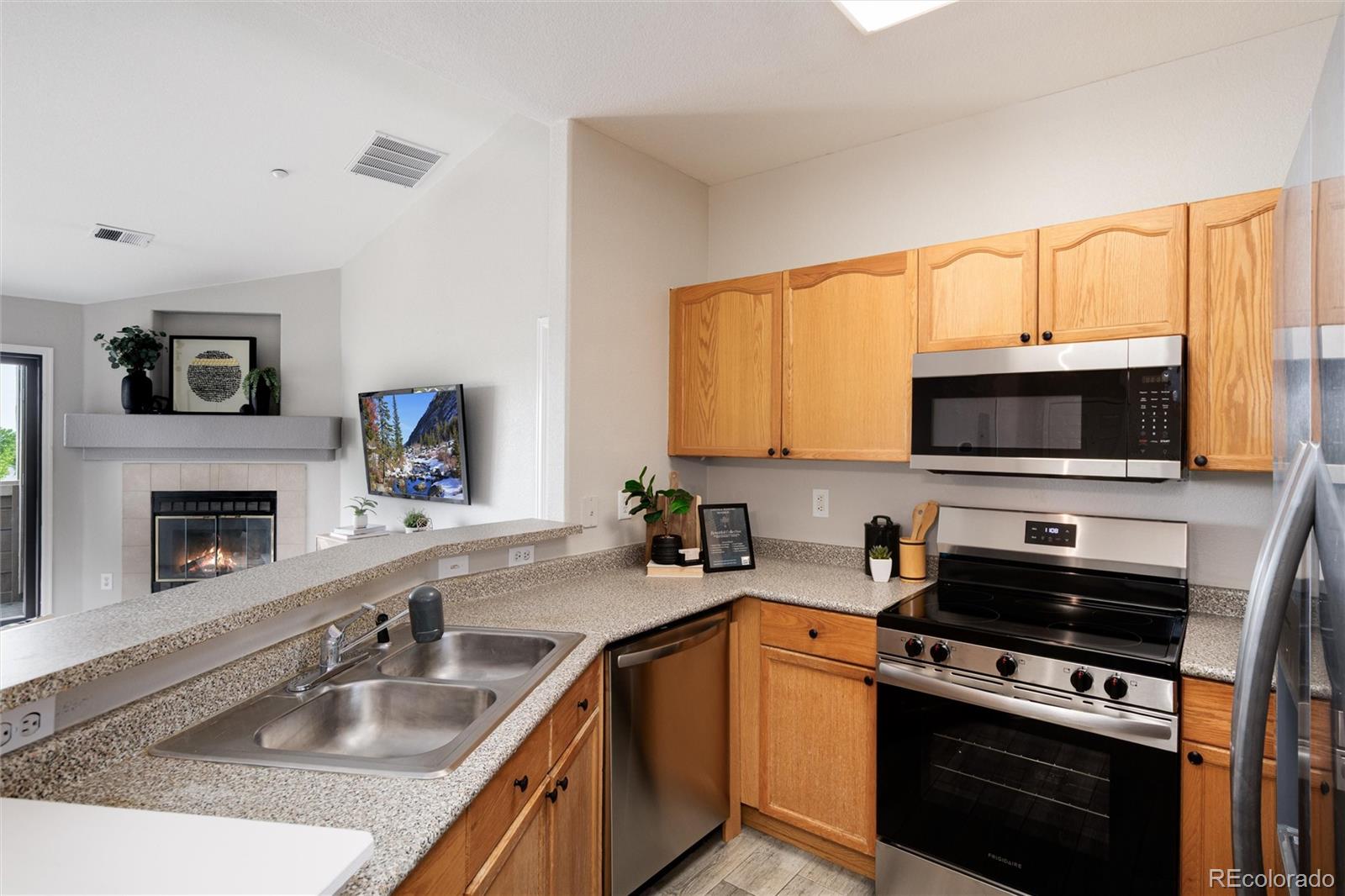 7408 S Alkire Street Unit: 301