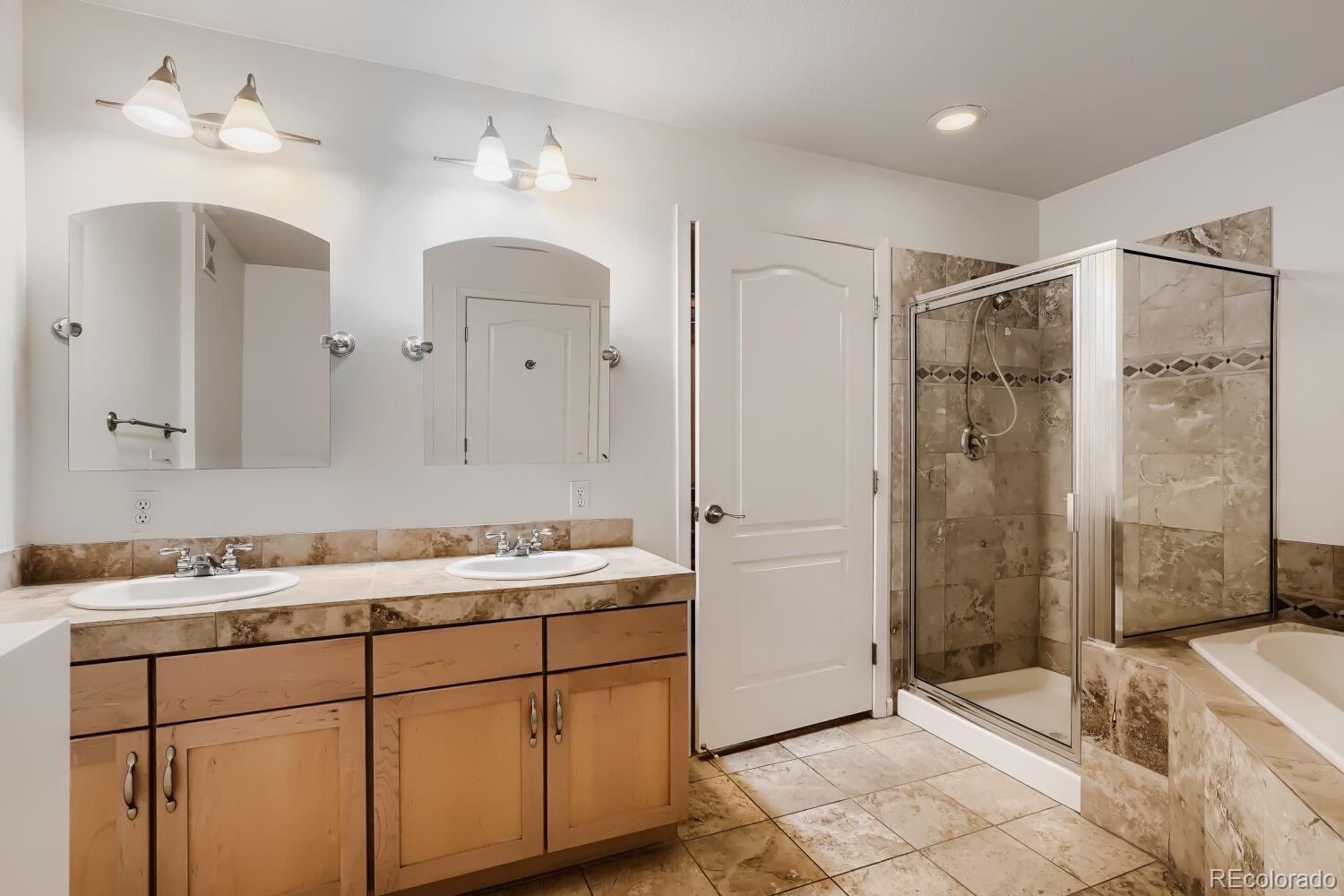1489 N Steele Street Unit: 114