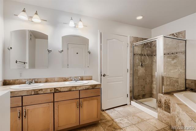 1489 N Steele Street Unit: 114