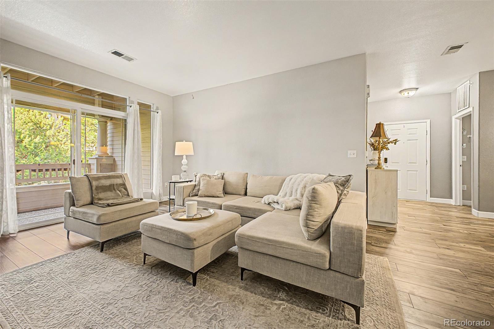 8496 S Hoyt Way Unit: 206