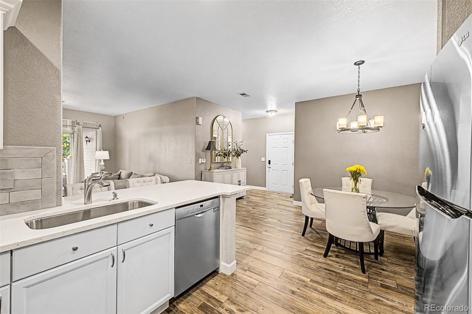 8496 S Hoyt Way Unit: 206