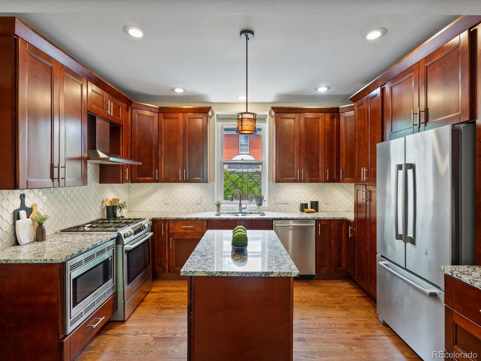 748 N Downing Street