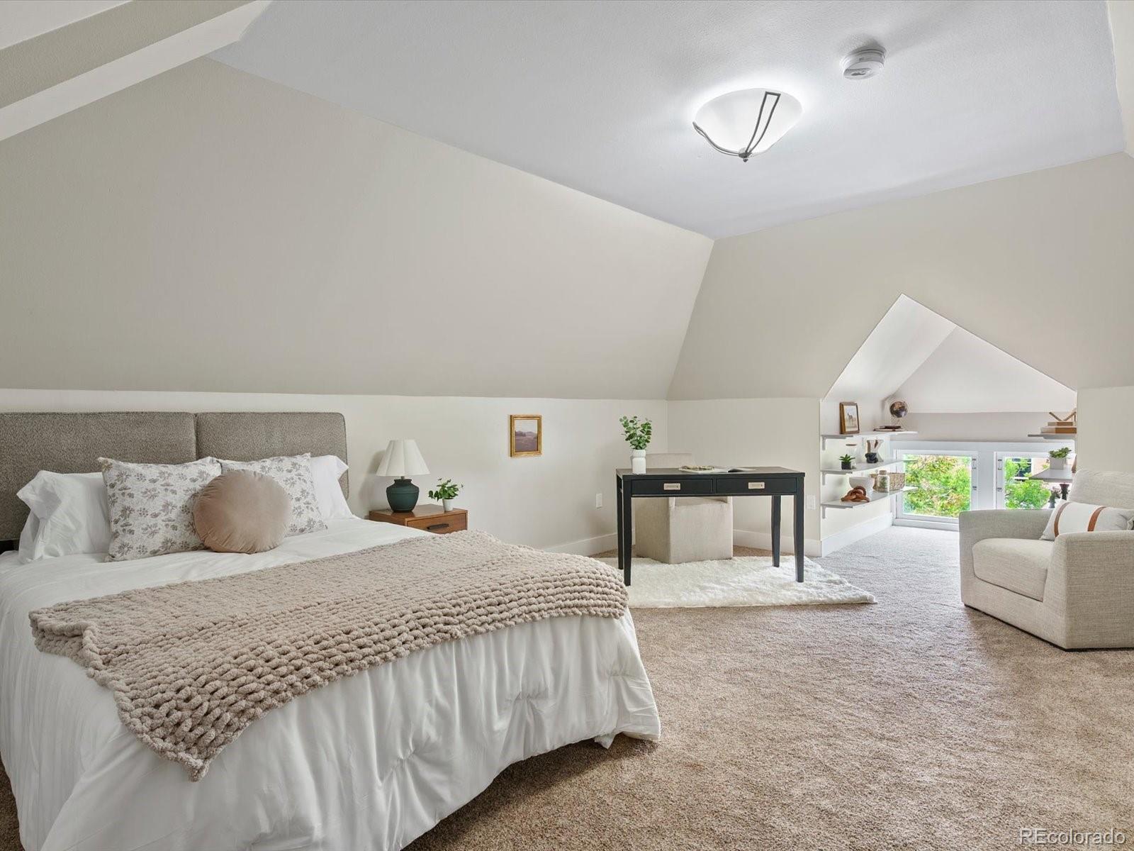 748 N Downing Street