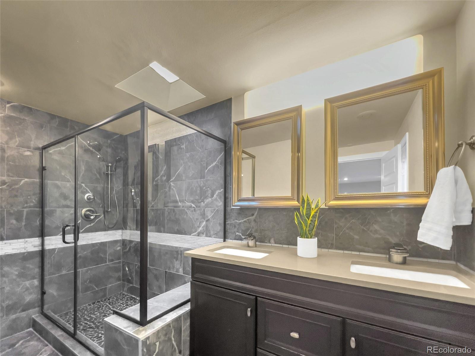 748 N Downing Street