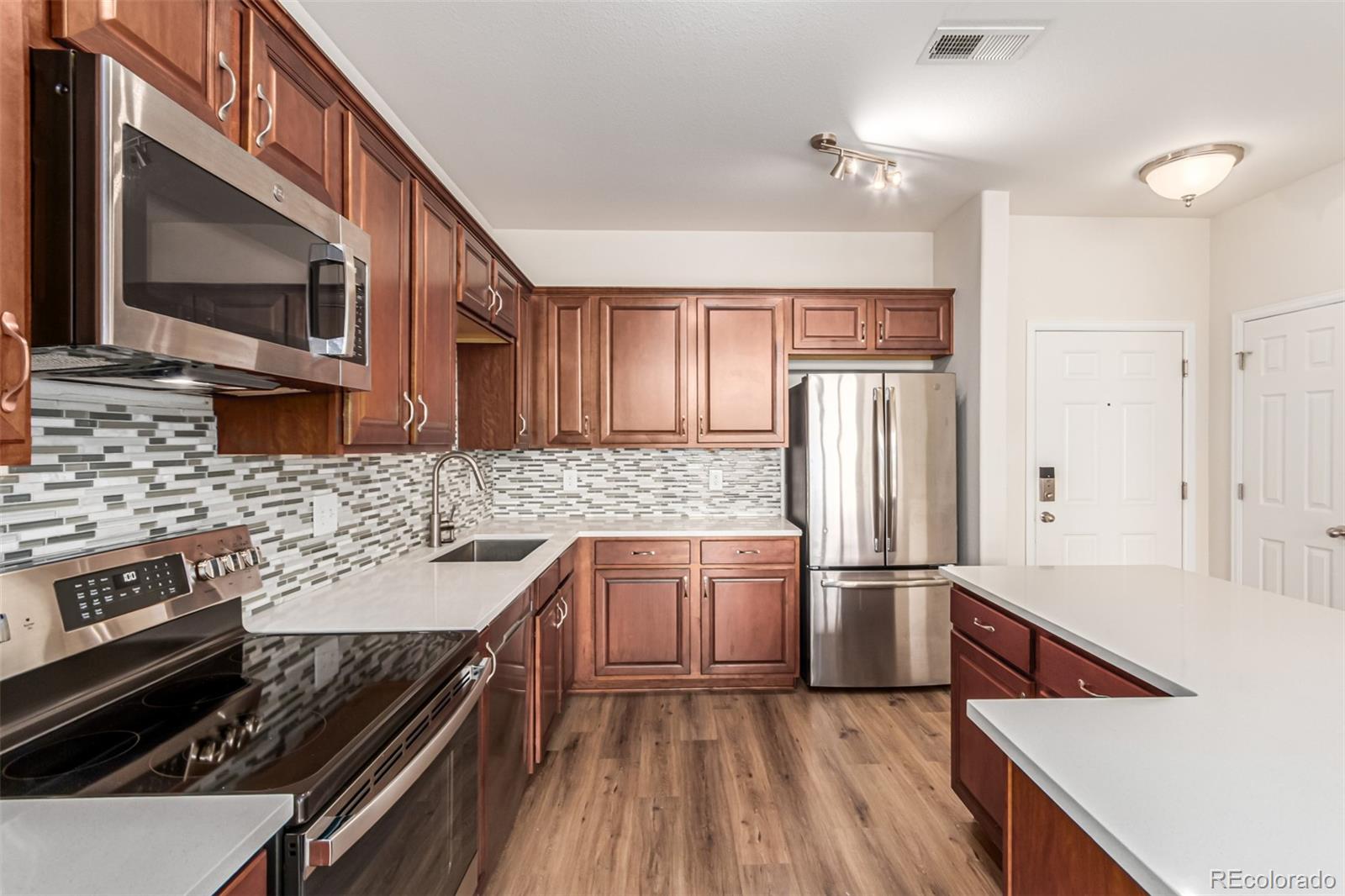 9633 E 5th Avenue Unit: 10304