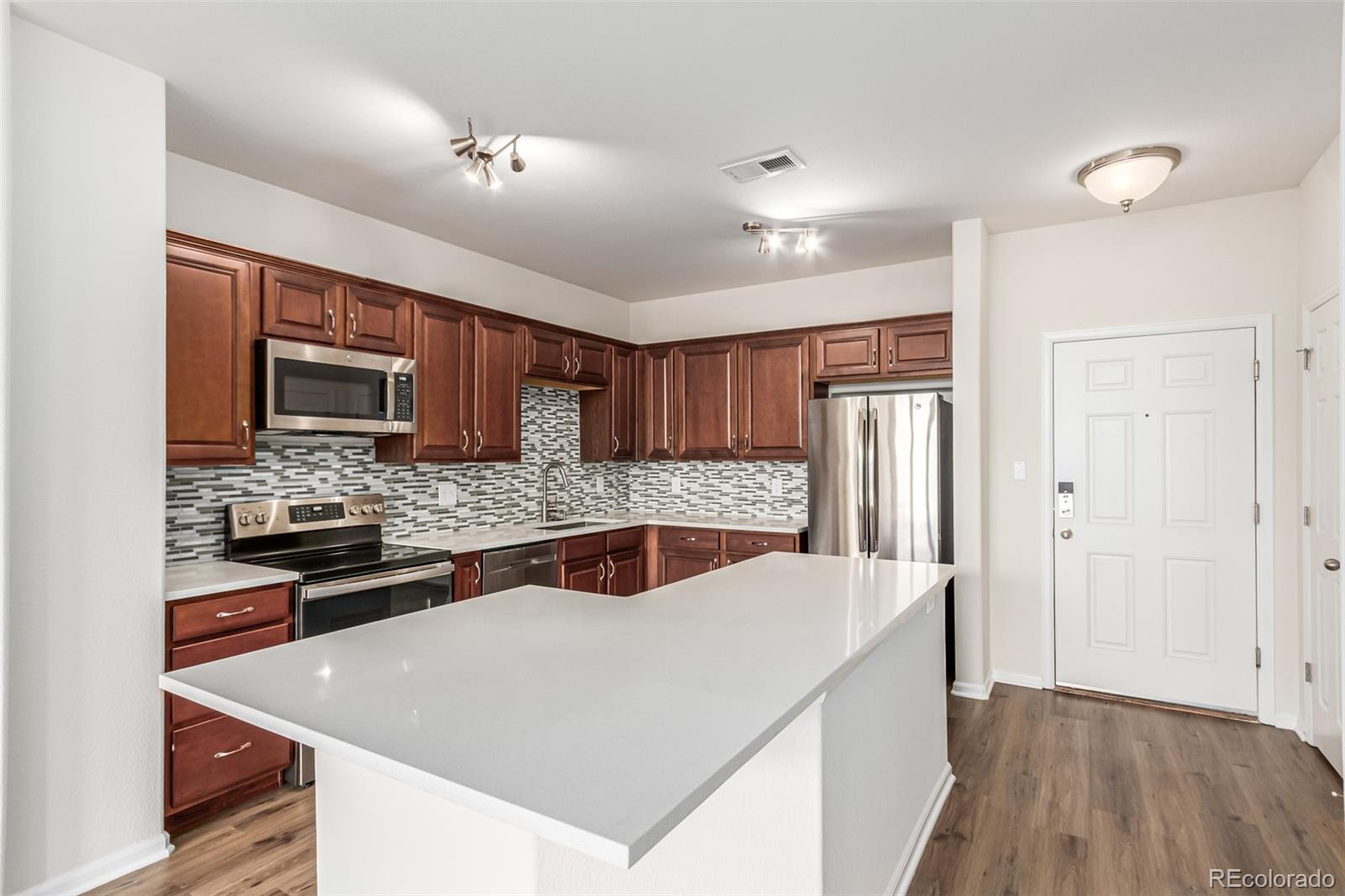 9633 E 5th Avenue Unit: 10304