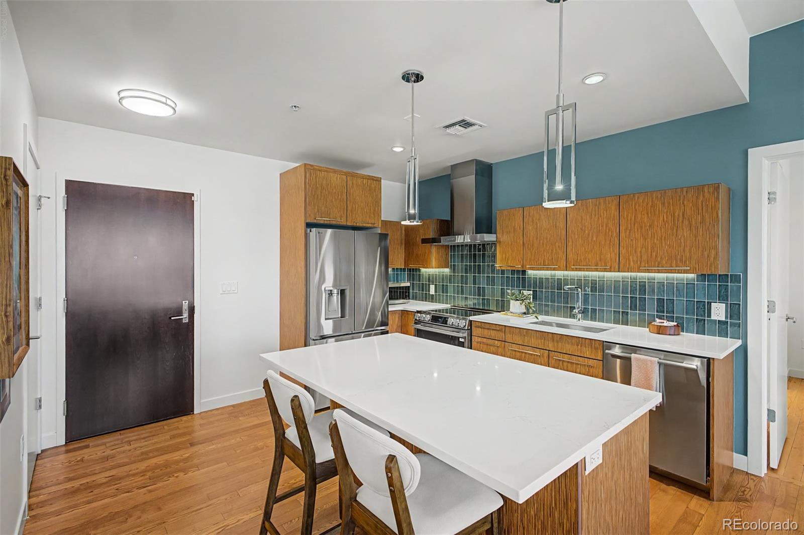 410 Acoma Street Unit: 305