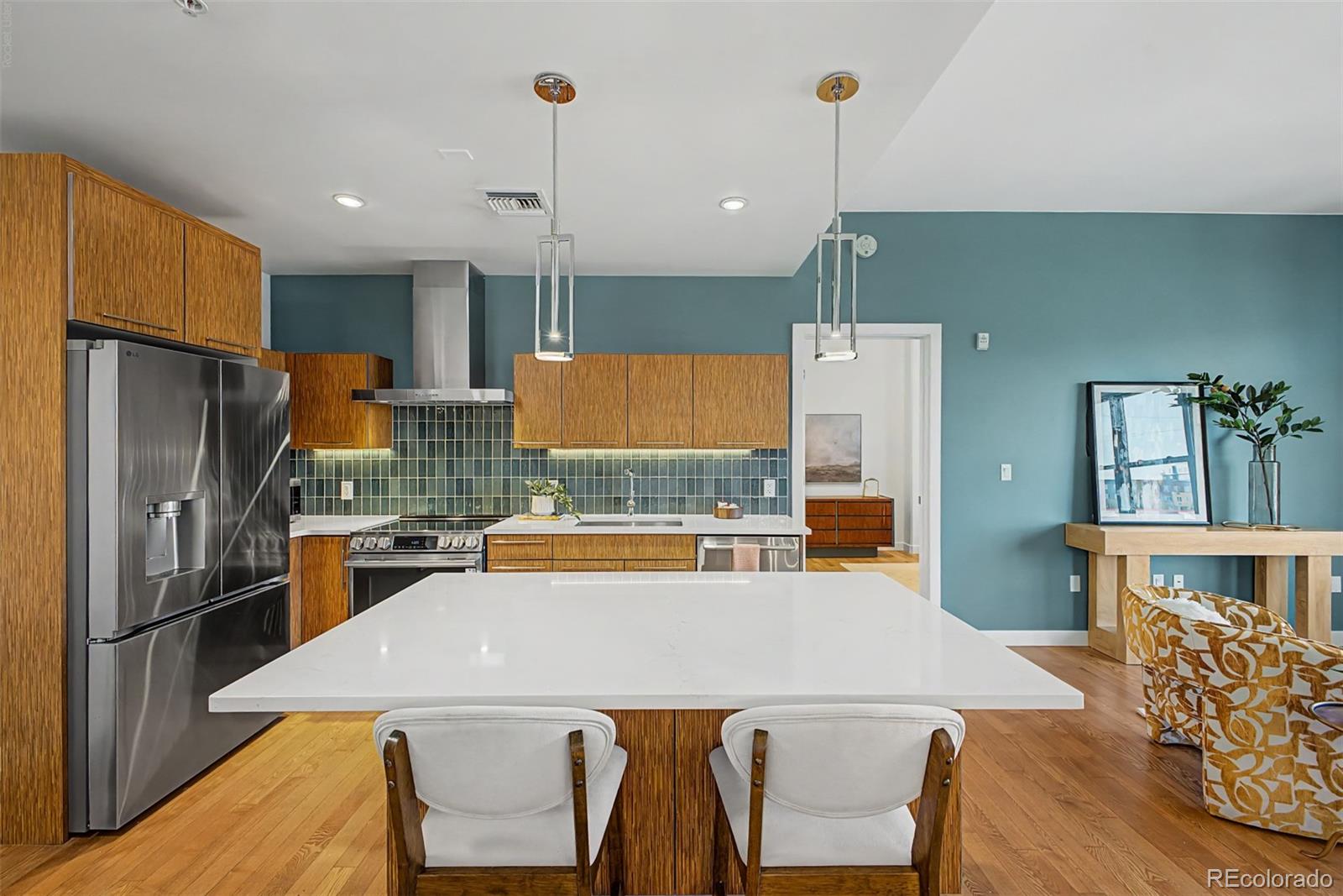 410 Acoma Street Unit: 305