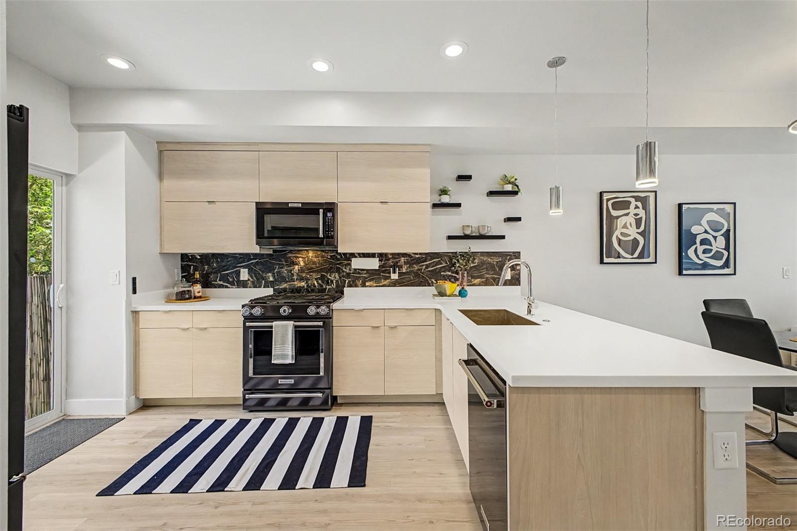 3437 W 63rd Place