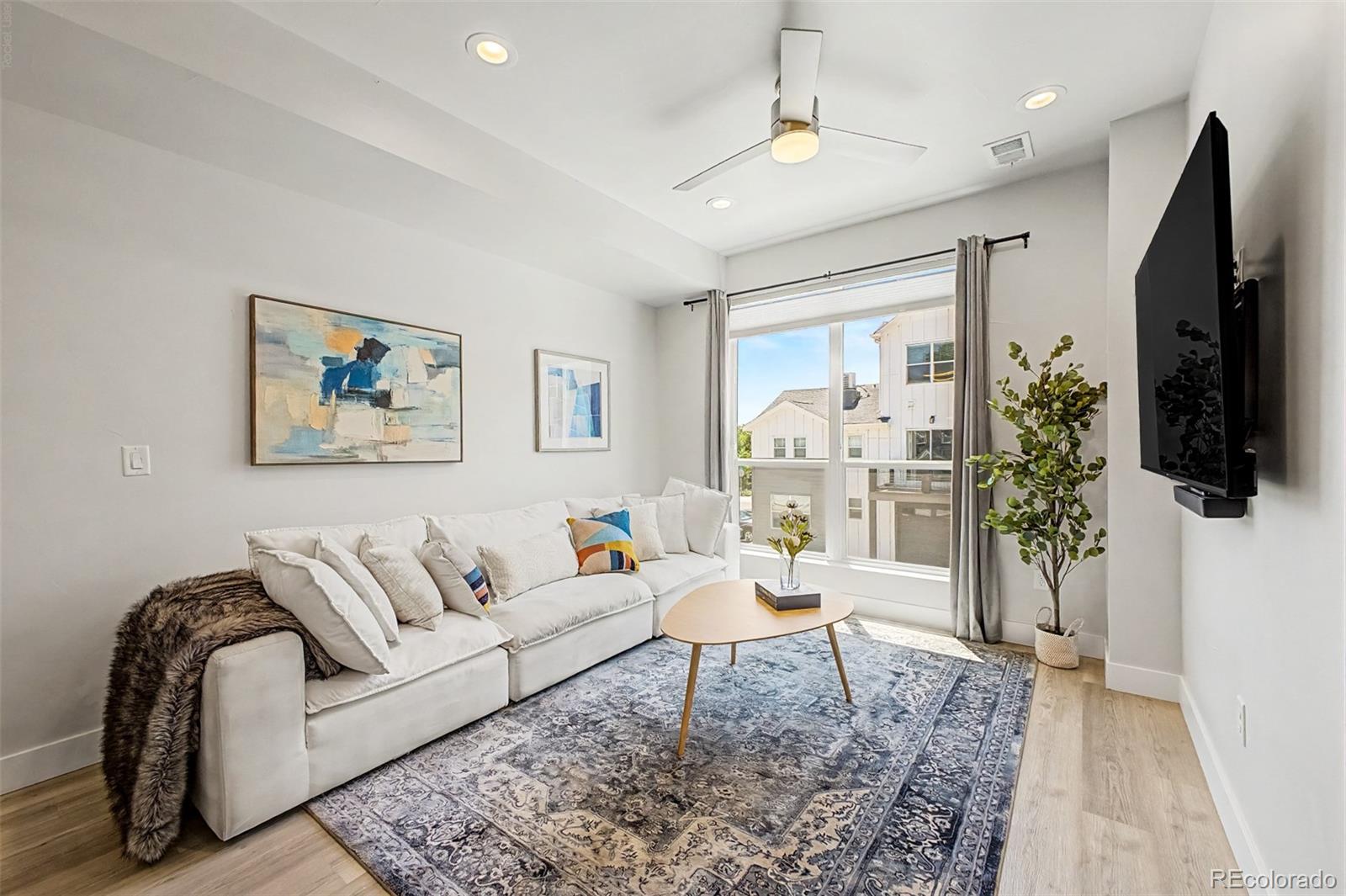 3437 W 63rd Place