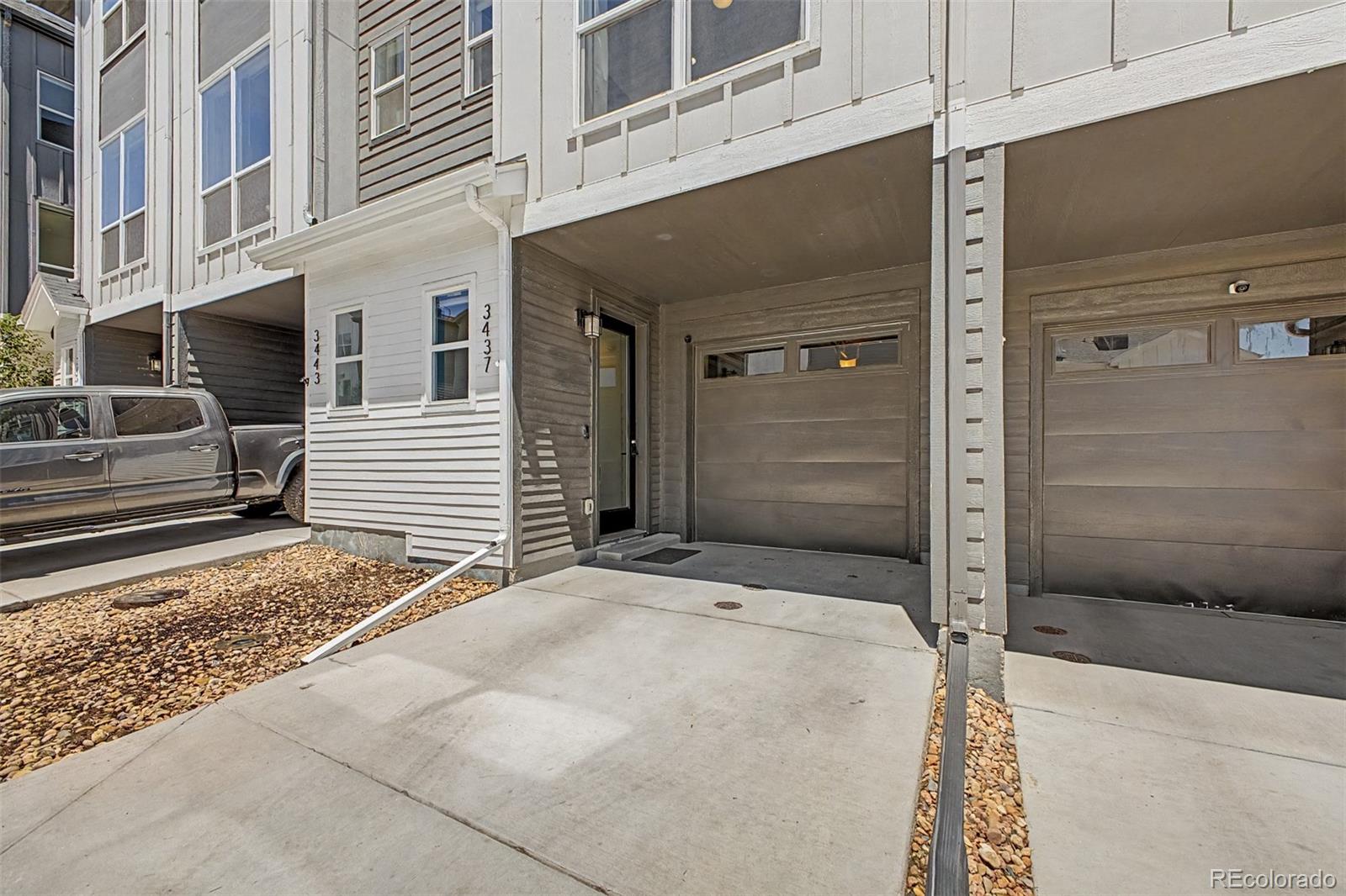 3437 W 63rd Place