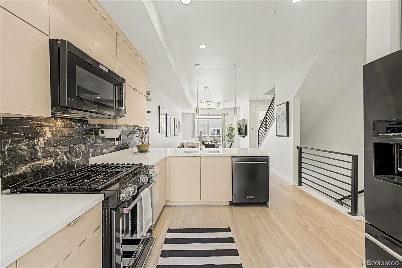 3437 W 63rd Place